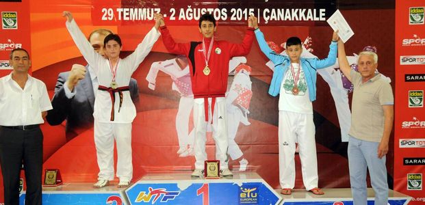  Taekwondo’da minik Furkan’ın başarısı